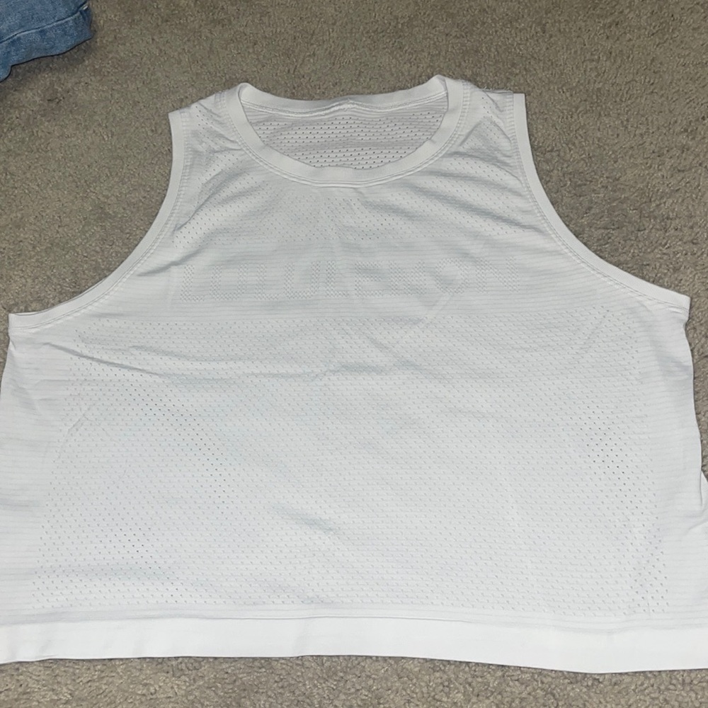 Lulu Lemon top